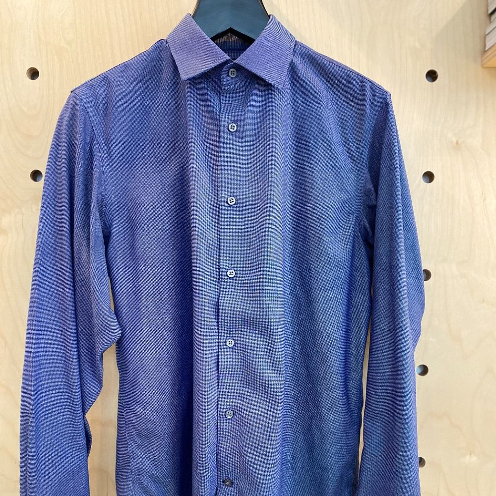 Banana Republic Men’s Non-Iron Shirt, Size Medium, Slim Fit, Blue, Size Medium